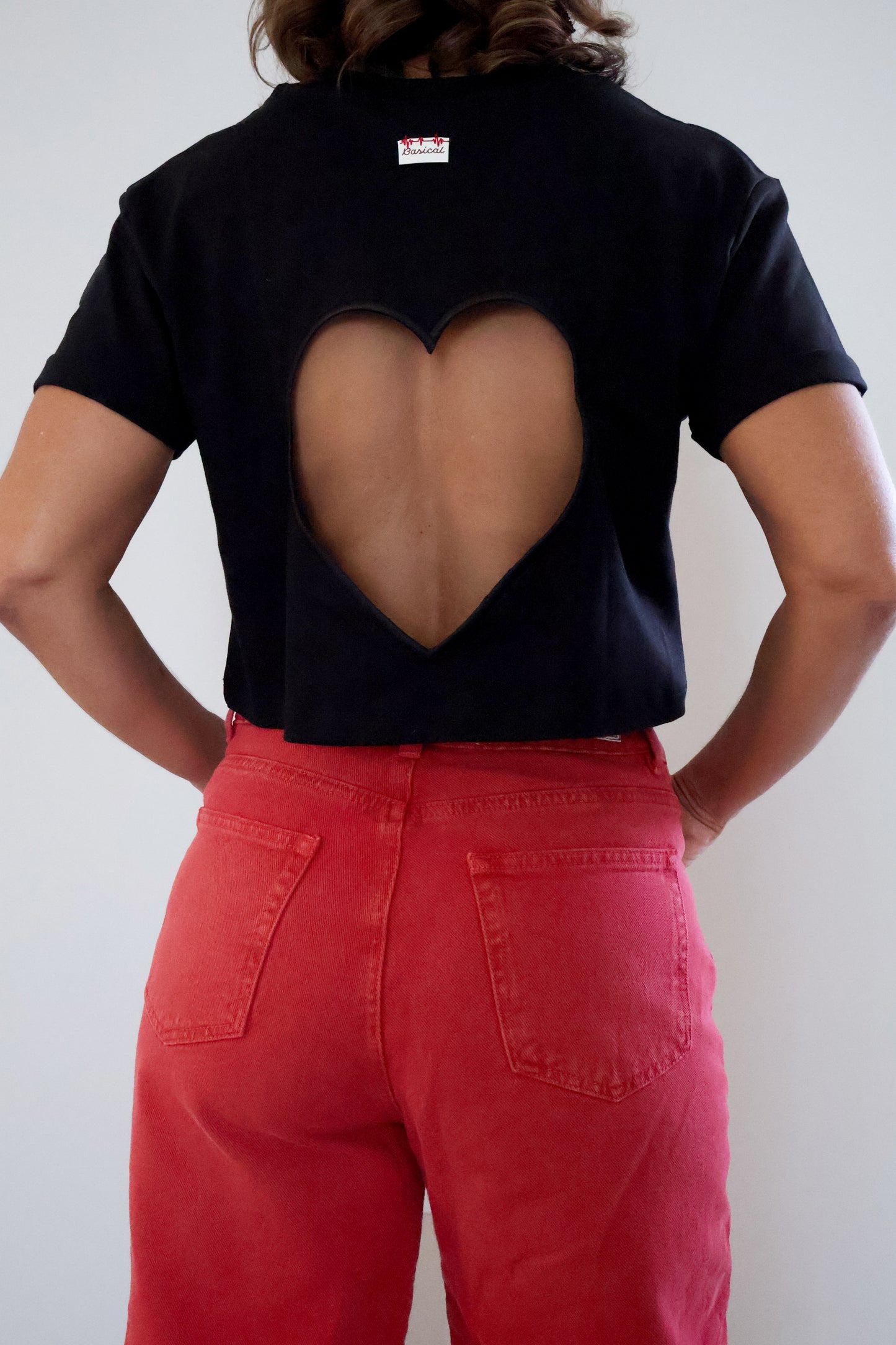 OPEN HEART CROP TOP