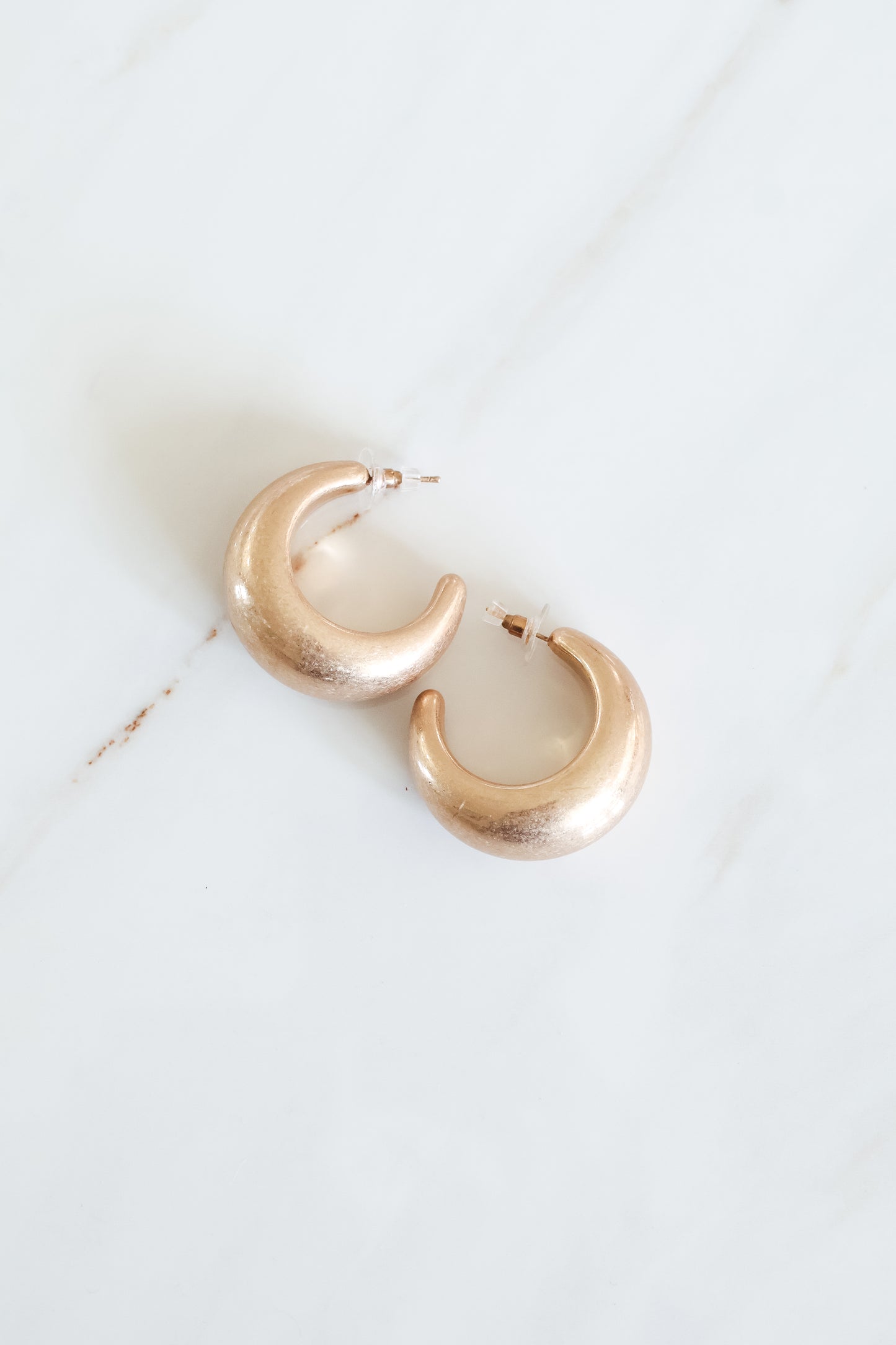 GOLD CHUNKY HOOPS