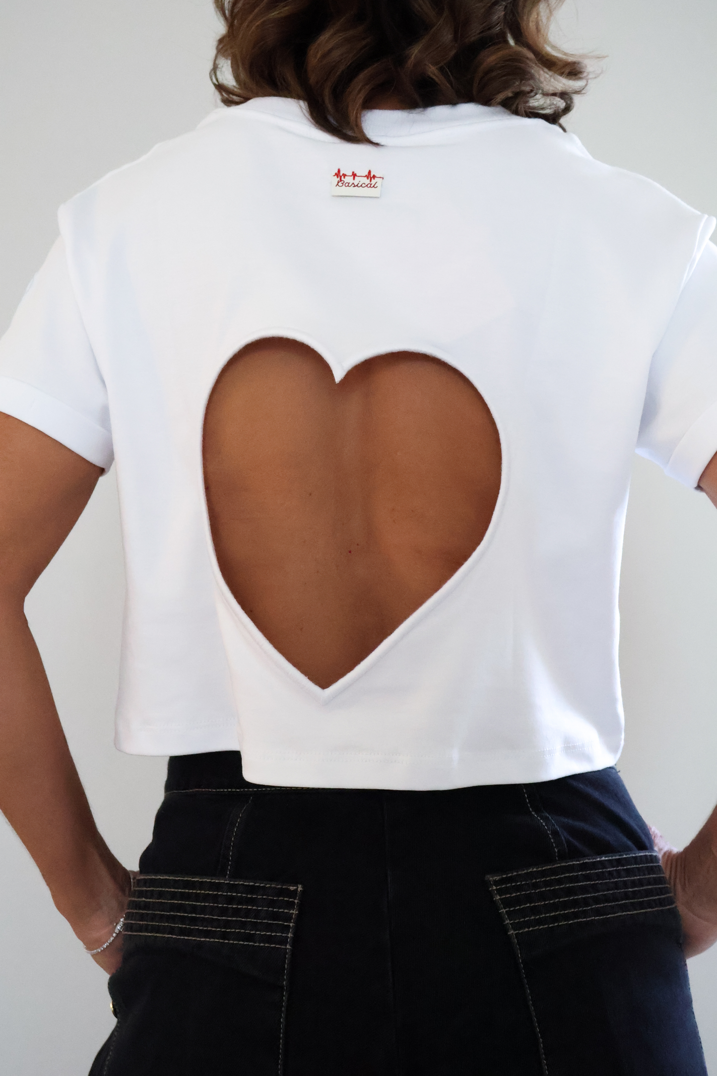 OPEN HEART CROP TOP WHITE